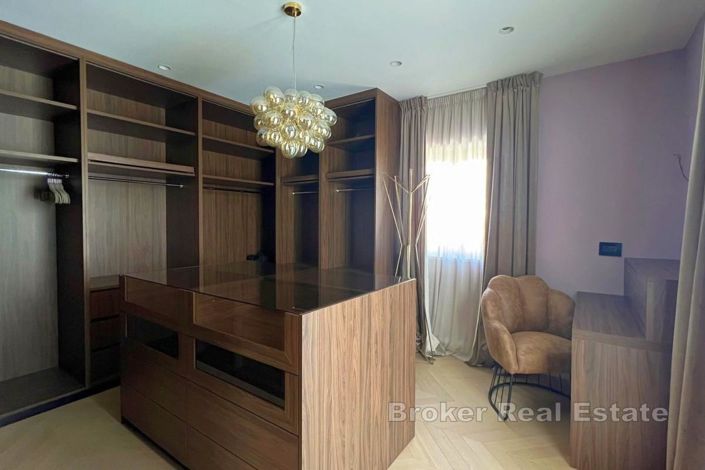Image No.17-4 Bed Villa for sale