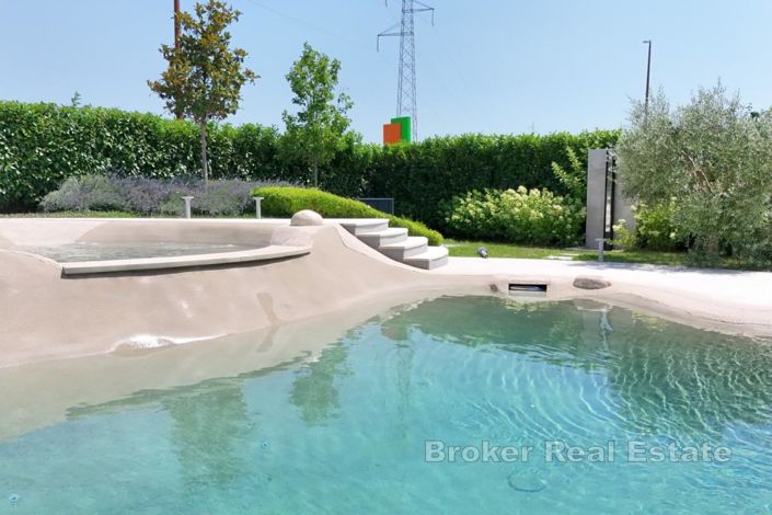 Image No.3-4 Bed Villa for sale