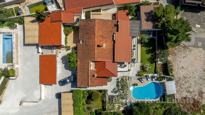 Image No.18-6 Bed Villa for sale