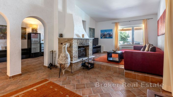 Image No.3-6 Bed Villa for sale