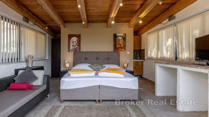 Image No.9-6 Bed Villa for sale