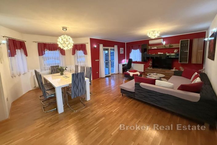 Image No.9-3 Bed Villa for sale