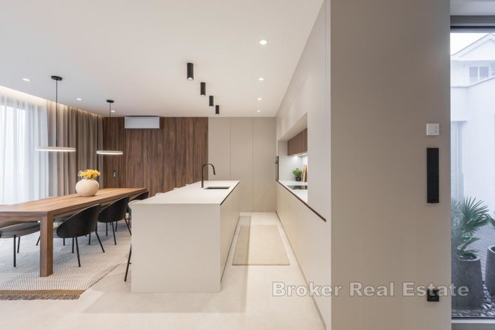 Image No.11-3 Bed Apartment for sale