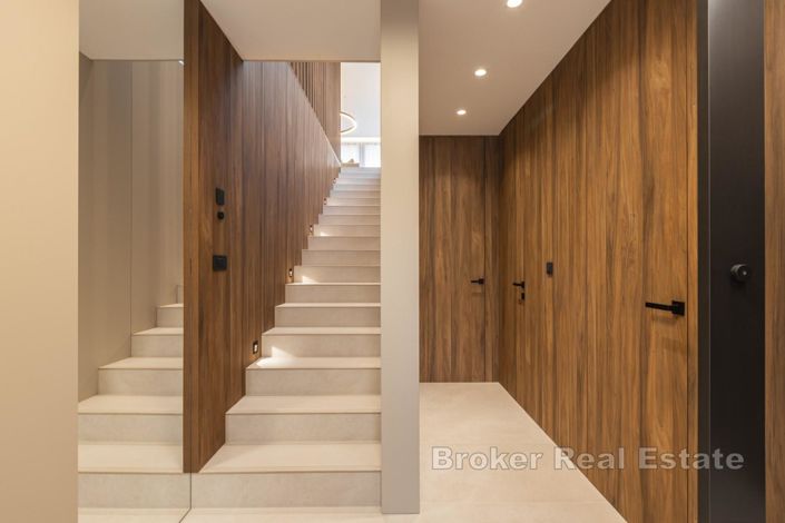 Image No.13-3 Bed Apartment for sale