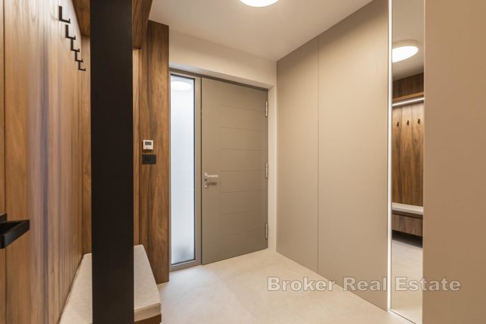 Image No.20-3 Bed Apartment for sale