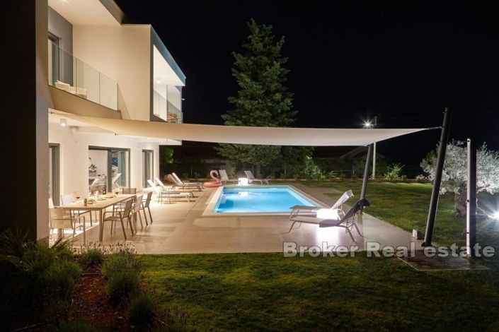 Image No.12-4 Bed Villa for sale