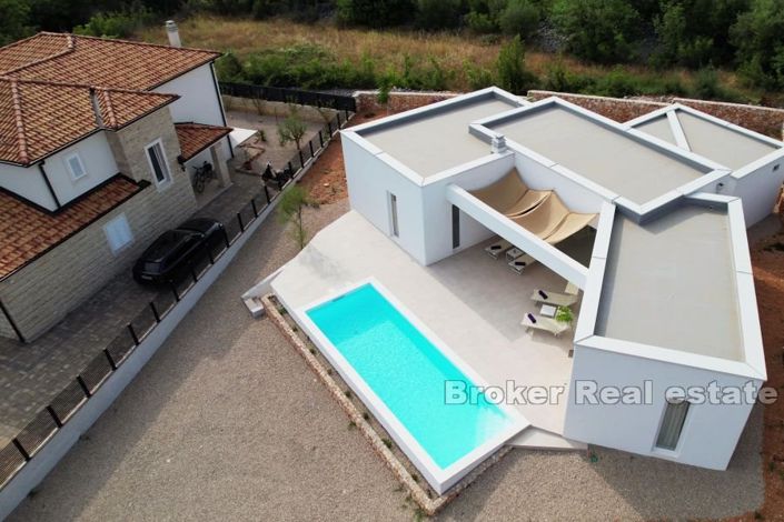 Image No.12-3 Bed Villa for sale