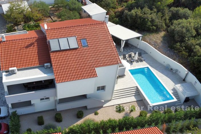 Image No.2-10 Bed Villa for sale
