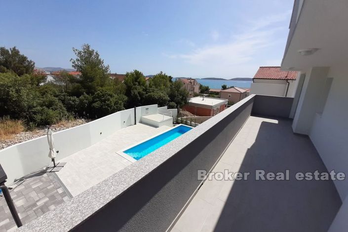 Image No.4-10 Bed Villa for sale