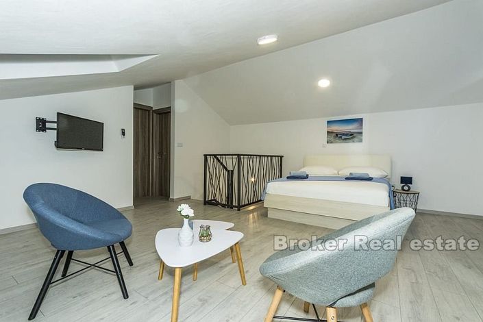 Image No.6-10 Bed Villa for sale