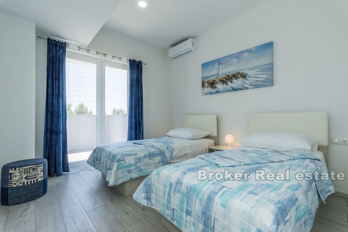 Image No.7-10 Bed Villa for sale