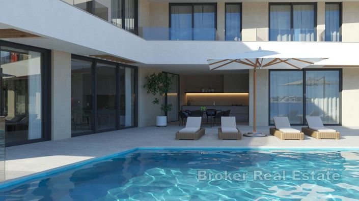 Image No.2-5 Bed Villa for sale