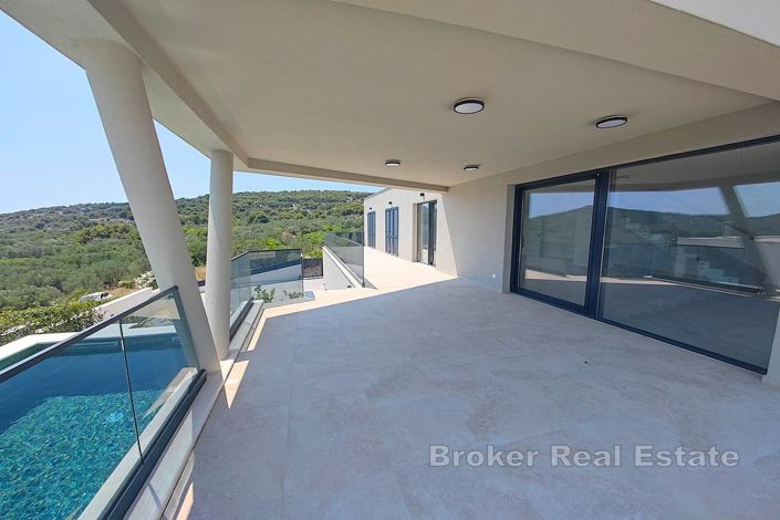 Image No.4-4 Bed Villa for sale