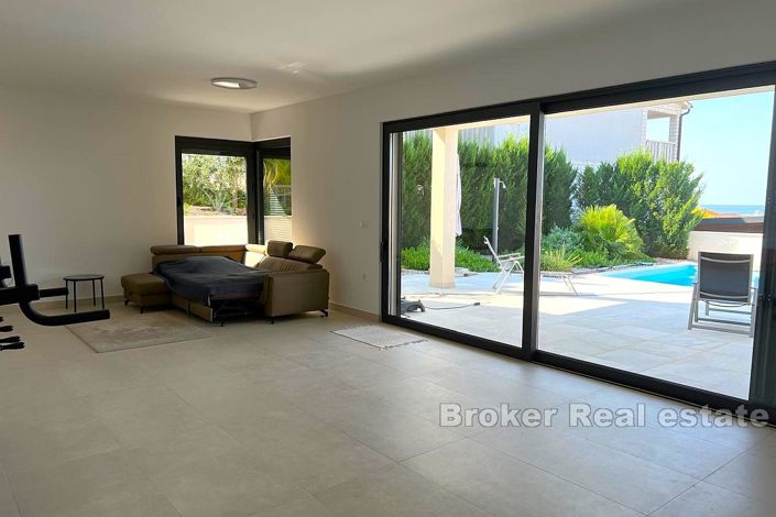 Image No.3-5 Bed Villa for sale