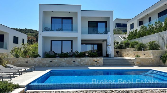 Image No.3-4 Bed Villa for sale