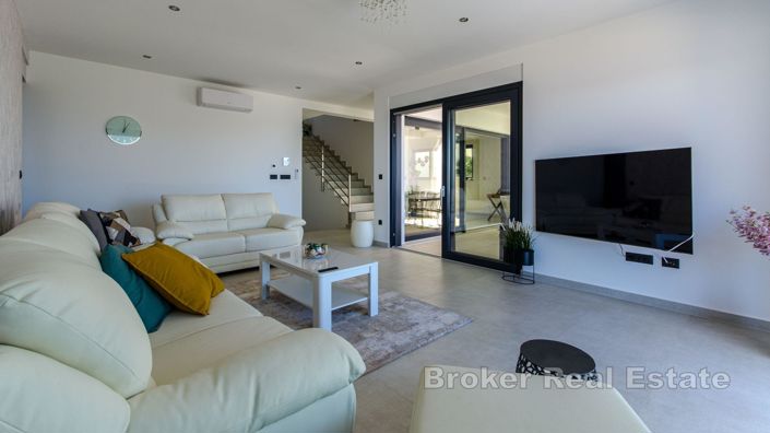 Image No.8-4 Bed Villa for sale