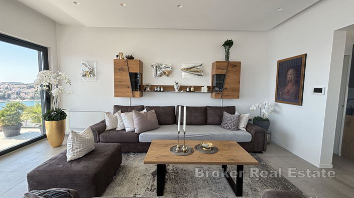 Image No.3-4 Bed Villa for sale