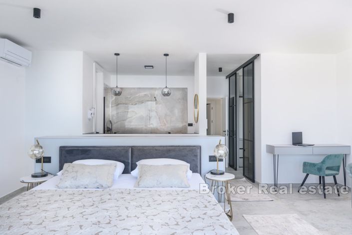 Image No.12-5 Bed Villa for sale