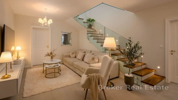 Image No.4-4 Bed Villa for sale