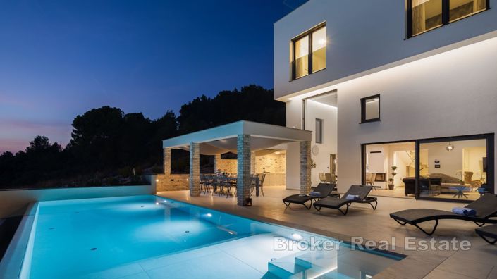 Image No.17-5 Bed Villa for sale