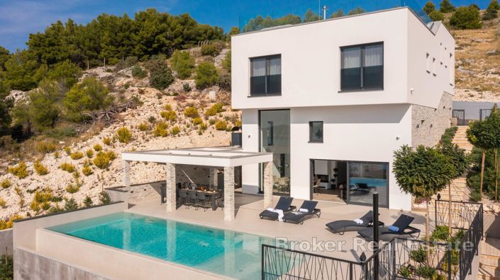 Image No.3-5 Bed Villa for sale