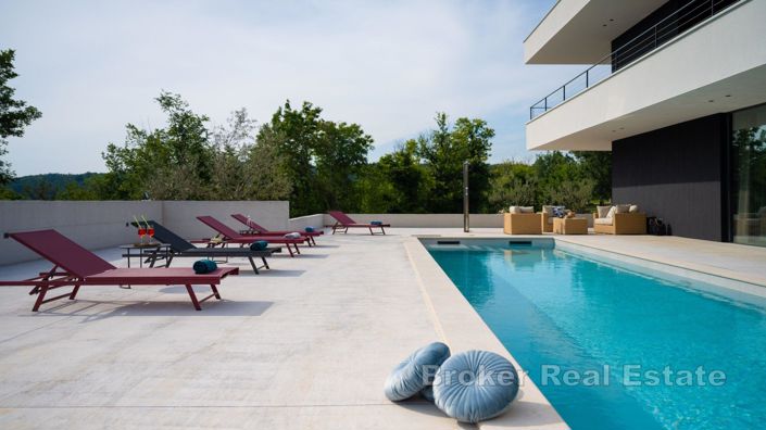 Image No.19-3 Bed Villa for sale
