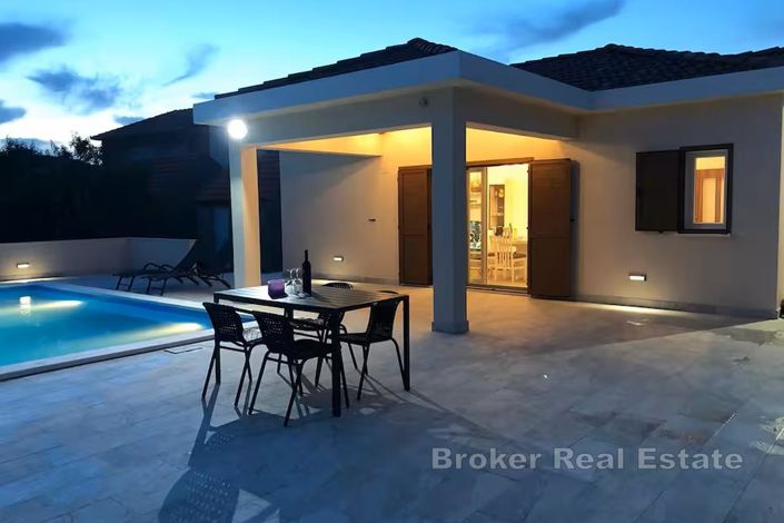 Image No.12-2 Bed Villa for sale