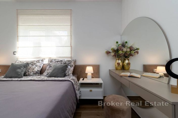 Image No.11-6 Bed Villa for sale