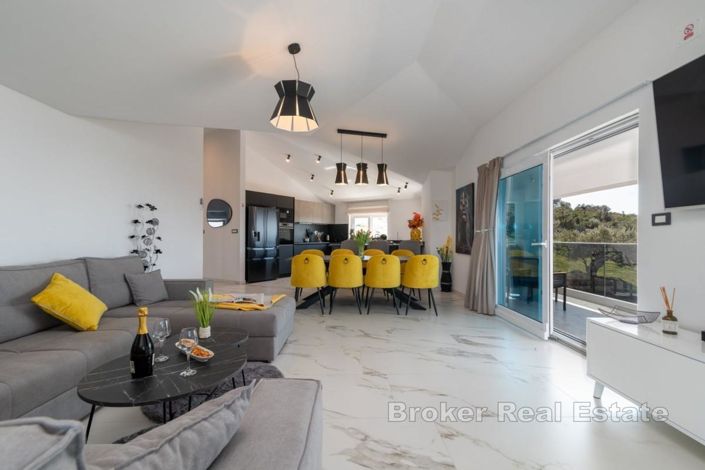 Image No.4-6 Bed Villa for sale