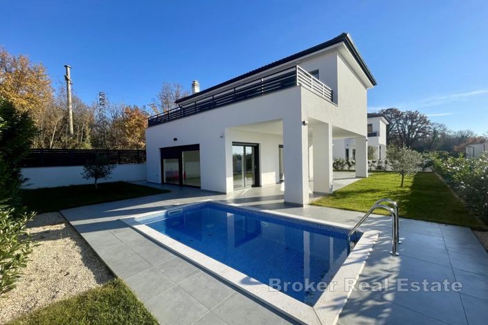 Image No.2-4 Bed Villa for sale