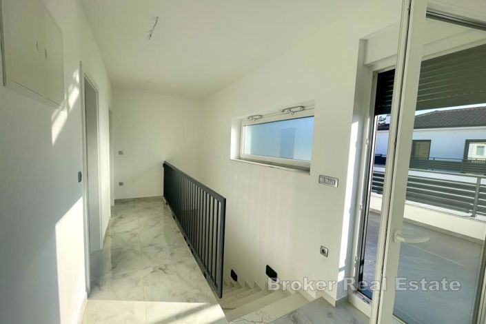 Image No.8-4 Bed Villa for sale