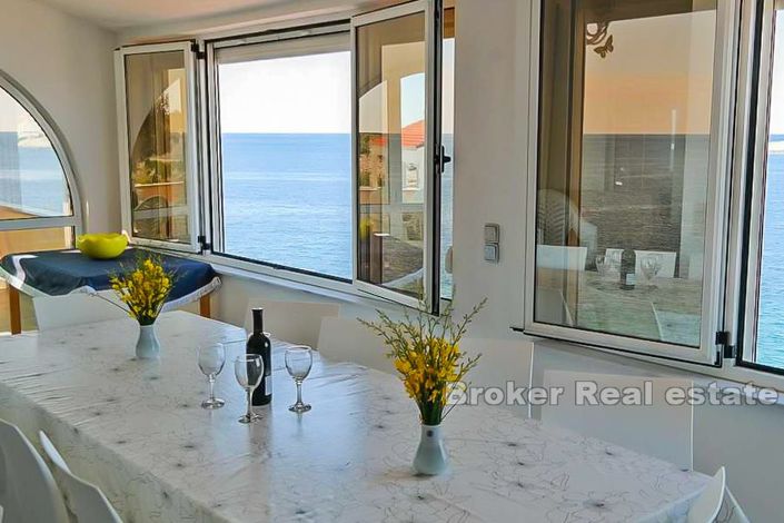 Image No.12-11 Bed Villa for sale