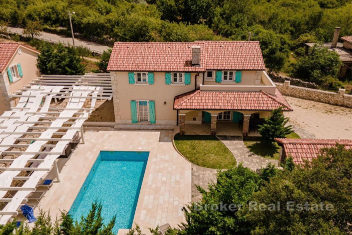 Image No.10-4 Bed Villa for sale