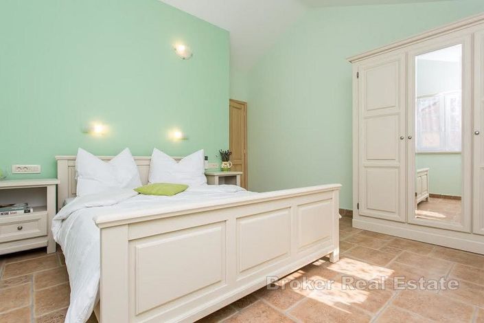 Image No.9-4 Bed Villa for sale