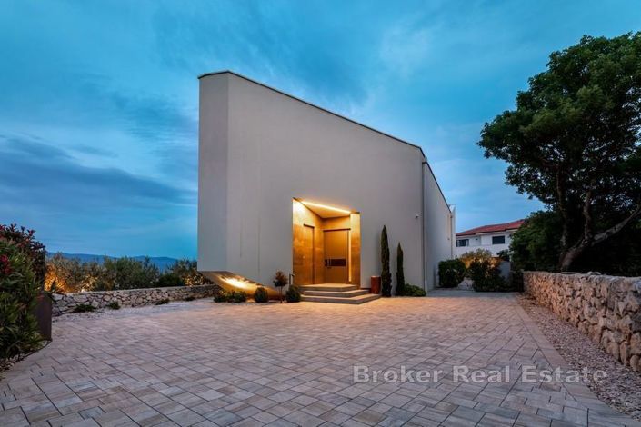 Image No.17-3 Bed Villa for sale