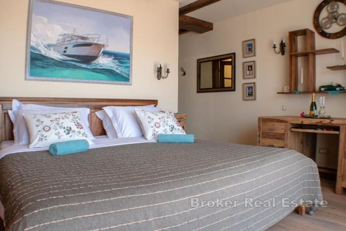 Image No.11-9 Bed Villa for sale
