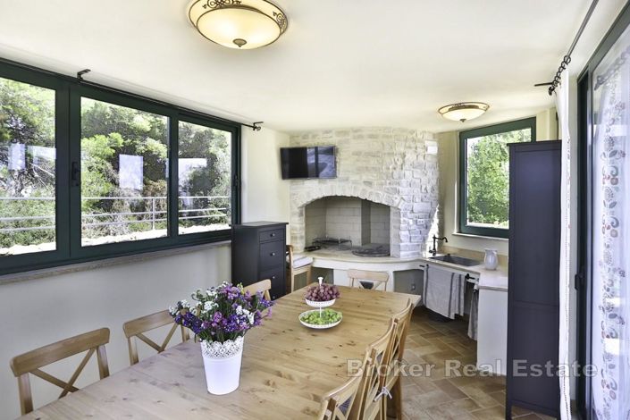 Image No.2-9 Bed Villa for sale