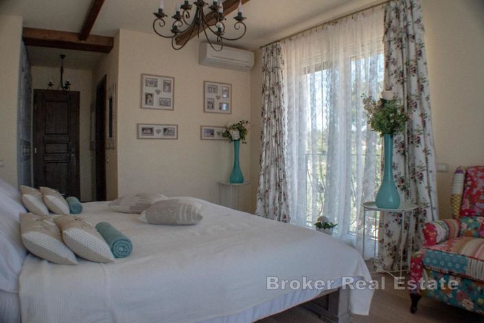 Image No.8-9 Bed Villa for sale