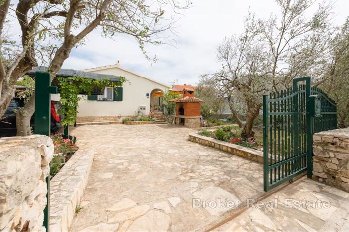 Image No.2-3 Bed Villa for sale