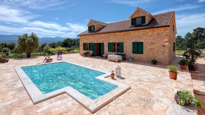 Image No.2-6 Bed Villa for sale