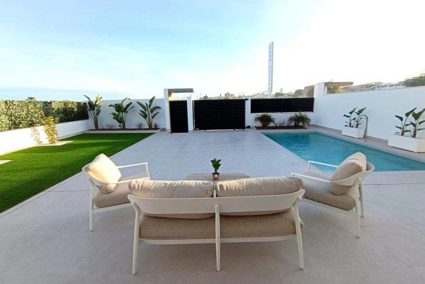 Image No.6-3 Bed Townhouse for sale