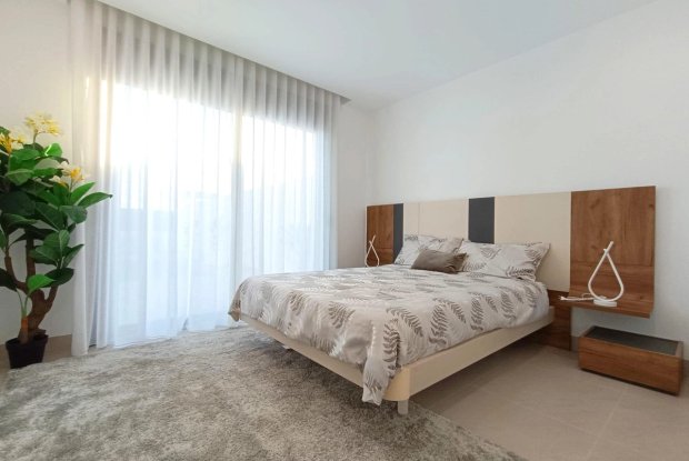Image No.9-3 Bed Townhouse for sale