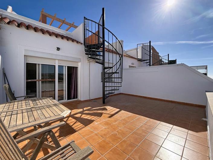 Image No.9-Appartement de 2 chambres à vendre à Estepona