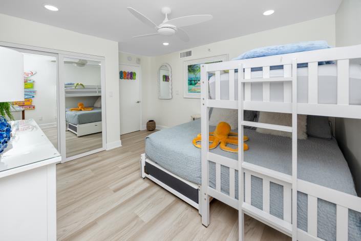 Image No.43-3 Bed Condo for sale