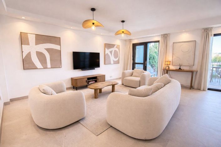 Image No.3-4 Bed Townhouse for sale