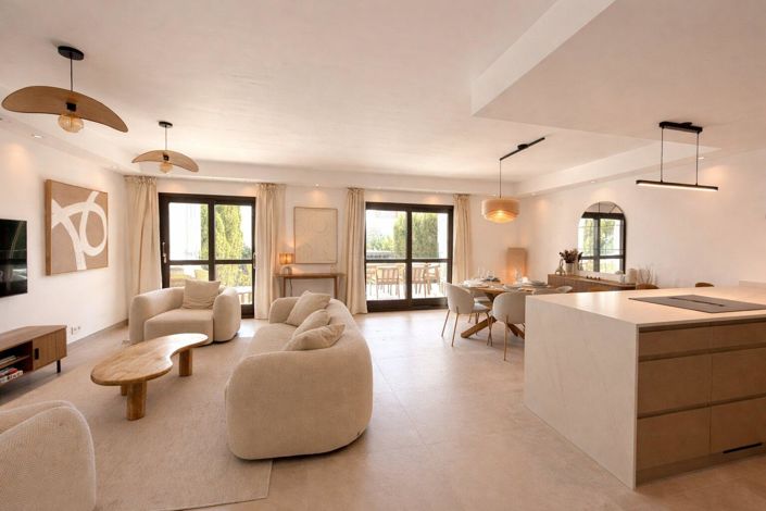 Image No.21-4 Bed Townhouse for sale