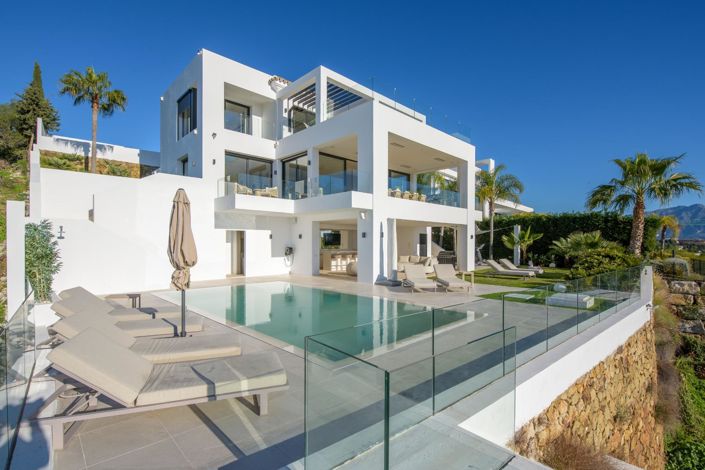 Image No.2-Villa de 5 chambres à vendre à Estepona