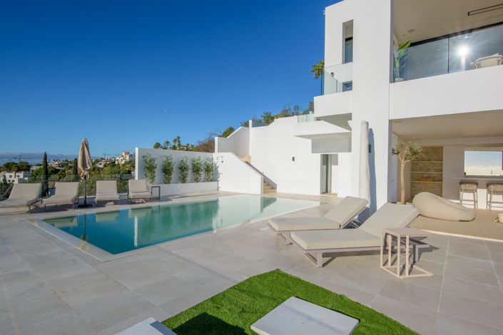 Image No.4-Villa de 5 chambres à vendre à Estepona