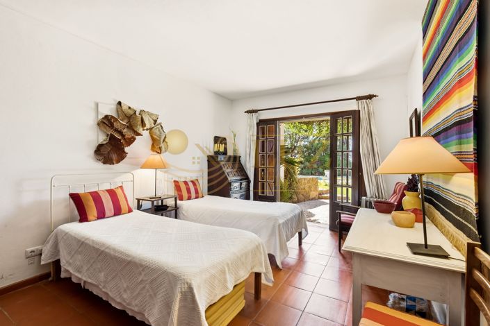 Image No.12-5 Bed Villa for sale