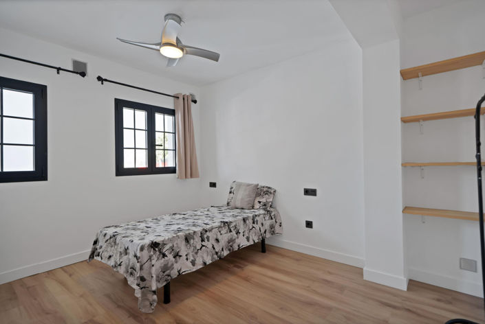 Image No.21-3 Bed Townhouse for sale